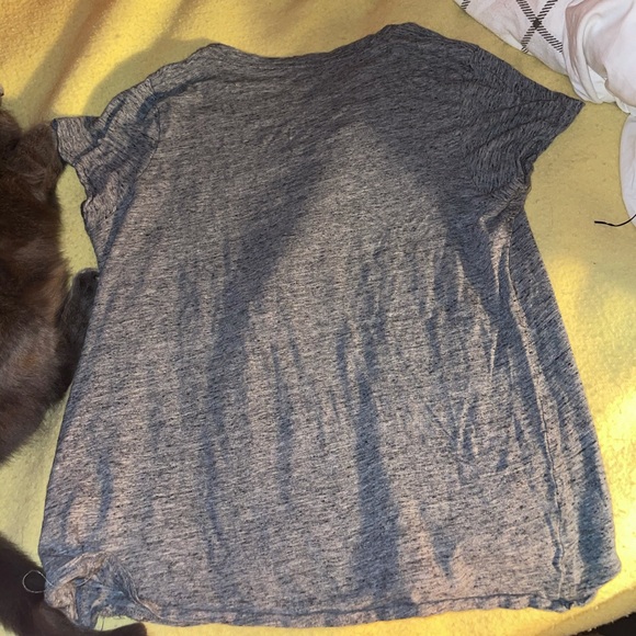 T-Shirt - Picture 2 of 4